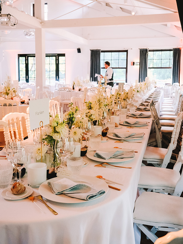 Chalet-Robinson-Wedding-Elegant-White-Table.png