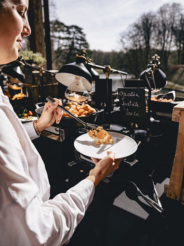 Chalet Robinson Brunch Warm Atmosphere sharing buffet lake view