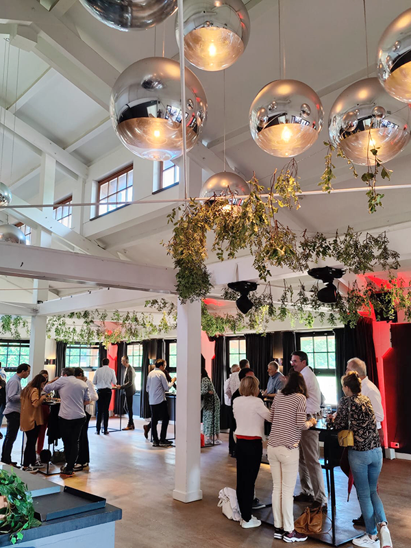 Chalet-Robinson-Inside-Main-Room-Corporate-Event.png