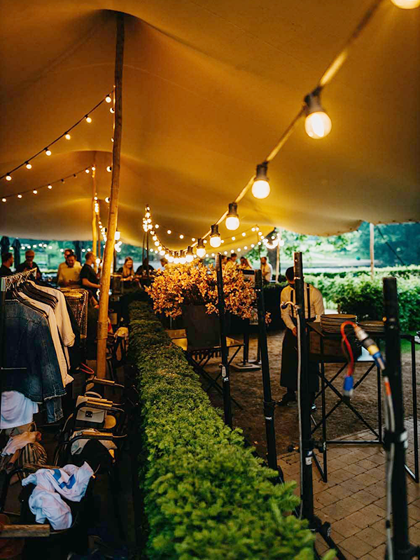 Chalet-Robinson-Tent-Warm-Lights.png